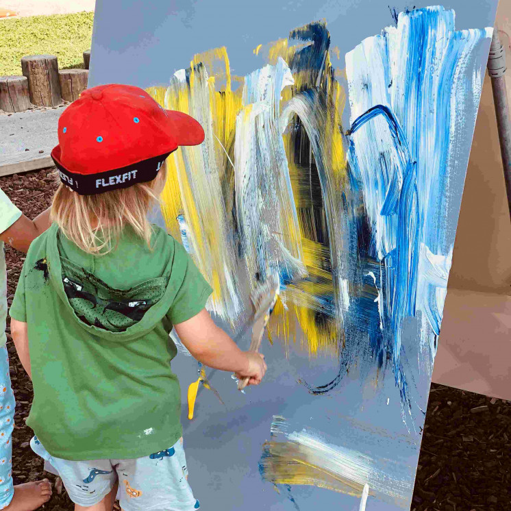 Busy Bees Coopers Beach outside painting 