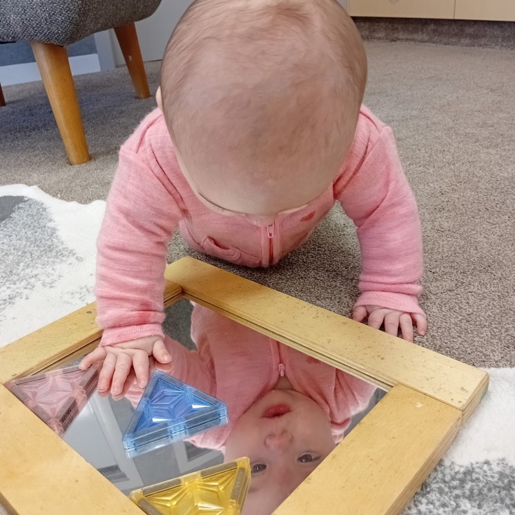 Busy Bees Grandview Road baby mirror reflection play