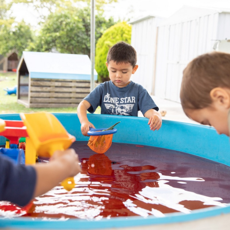 Busy Bees Wellington Street water play for the preschoolers